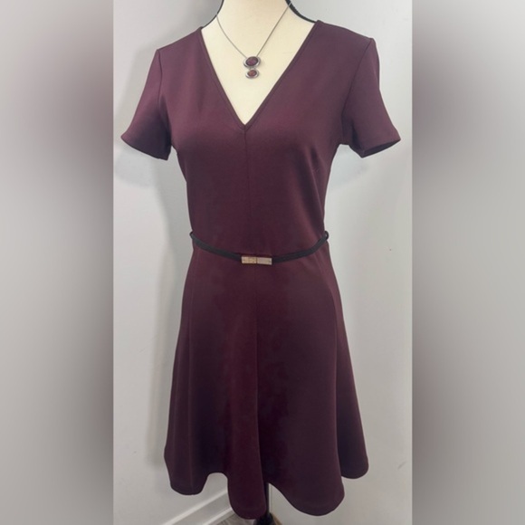 Dynamite Pencil Women's Dress V-Neck Cap Sleeve Raised Waist Bodycon Sheath M - Picture 2 of 13